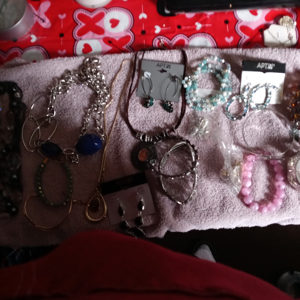 A lot of costume jewelry new never worn